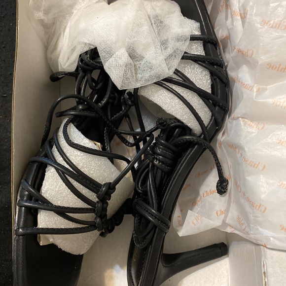 Women strap heels - Picture 3 of 5